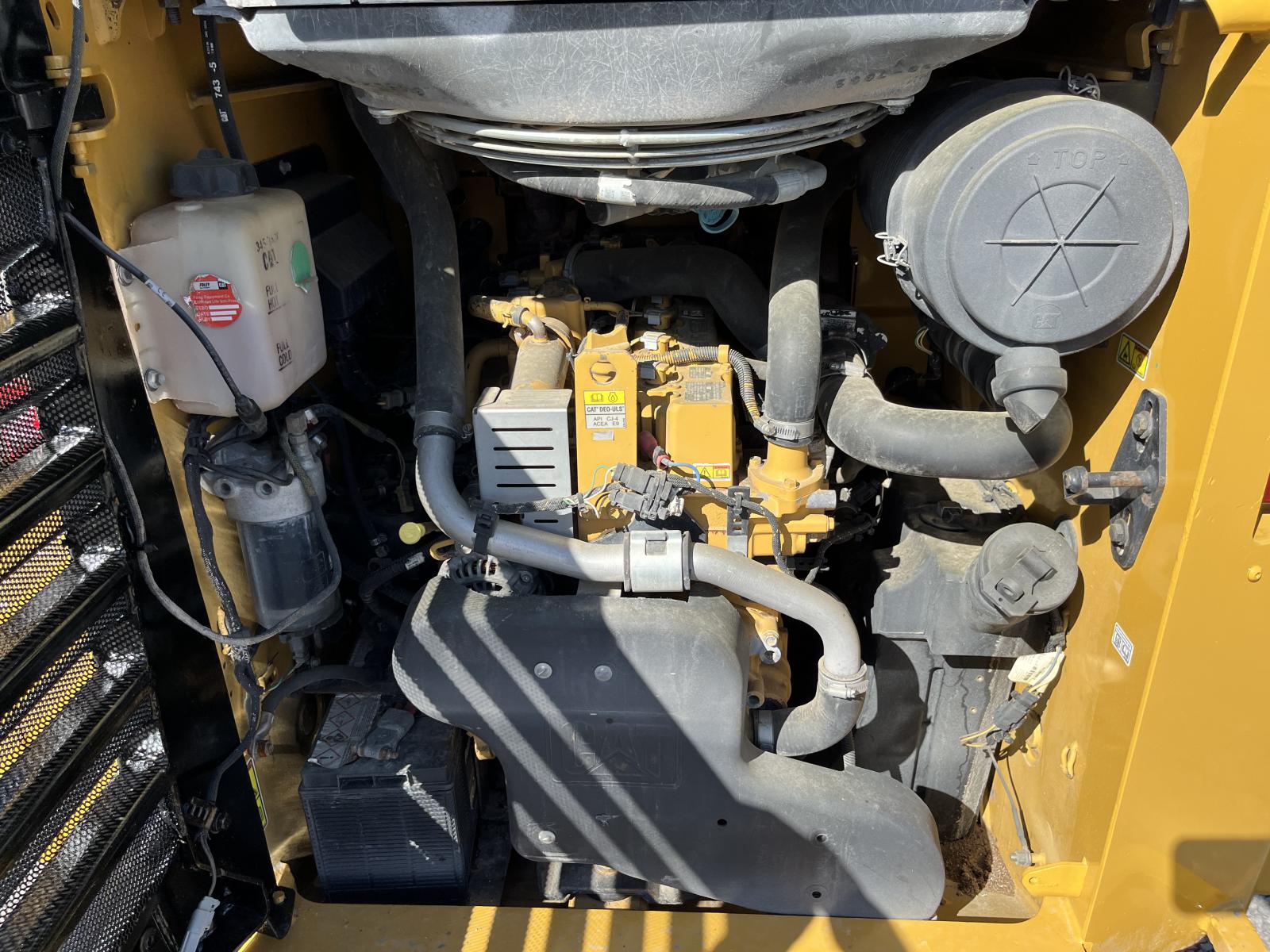 ./imagenes/INVOICE/2019/16921/CATERPILLAR 262D (2).JPG